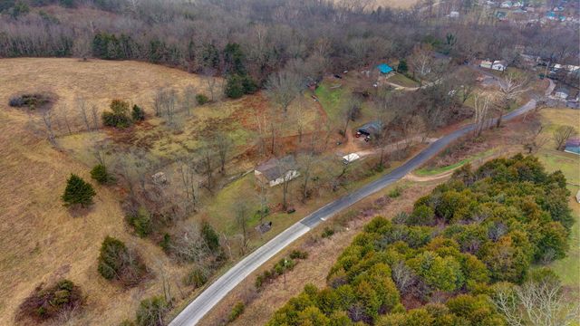 300 Lane Branch Road, Crane, MO 65633