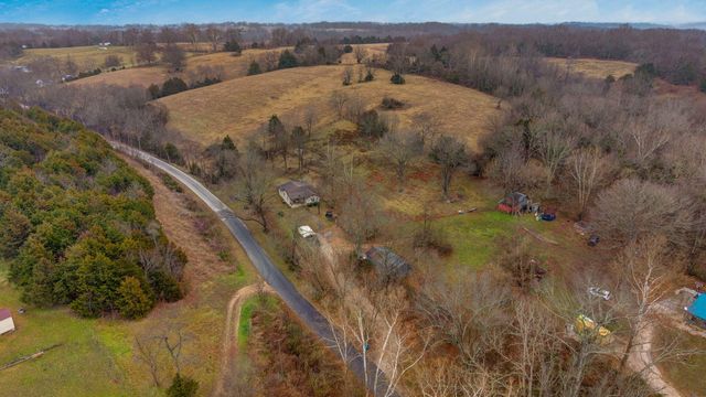 300 Lane Branch Road, Crane, MO 65633