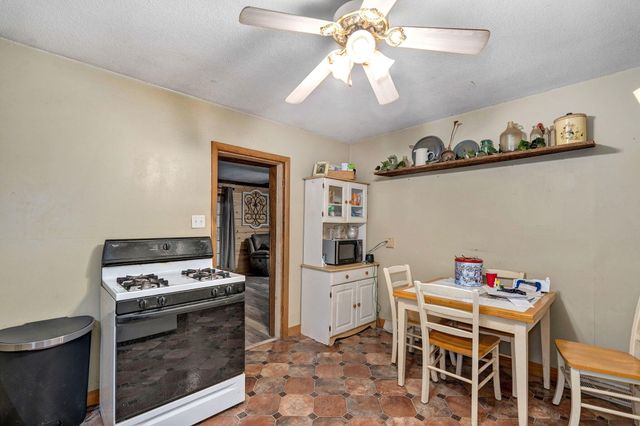 300 Lane Branch Road, Crane, MO 65633