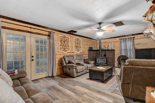 300 Lane Branch Road, Crane, MO 65633