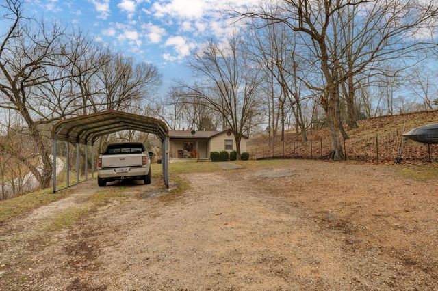 300 Lane Branch Road, Crane, MO 65633