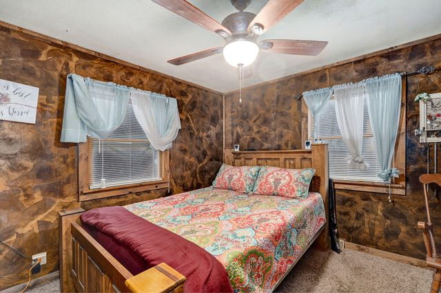 300 Lane Branch Road, Crane, MO 65633