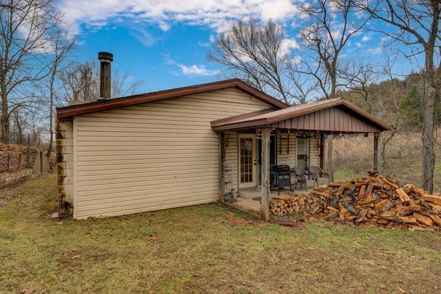 300 Lane Branch Road, Crane, MO 65633