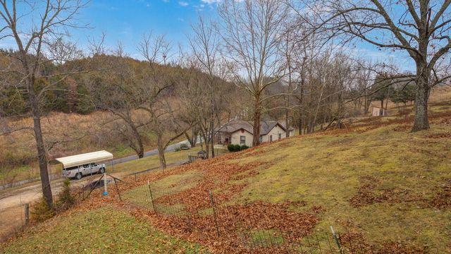 300 Lane Branch Road, Crane, MO 65633