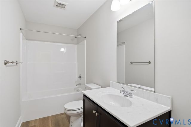 17557 Hewlett Rd, Beaverdam, VA 23015
