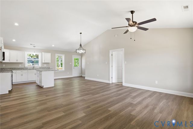 17557 Hewlett Rd, Beaverdam, VA 23015