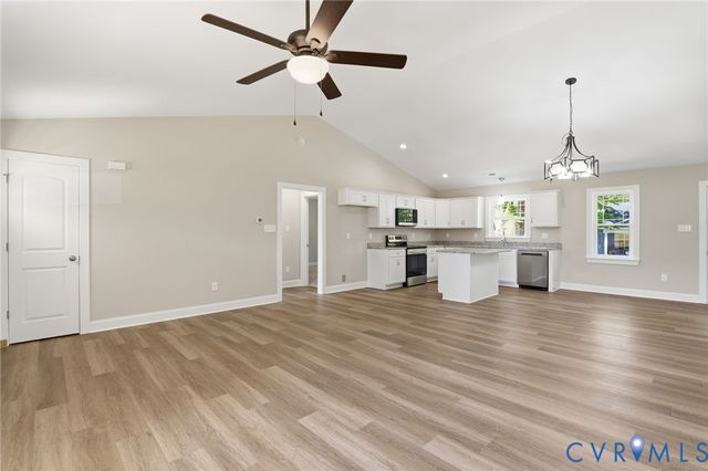 17557 Hewlett Rd, Beaverdam, VA 23015