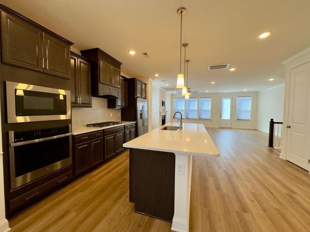 2550 Forge Village Way, Apex, NC 27523