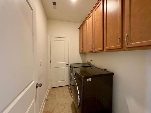 2550 Forge Village Way, Apex, NC 27523