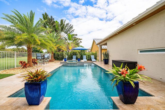 494 Enfield Court, Delray Beach, FL 33444