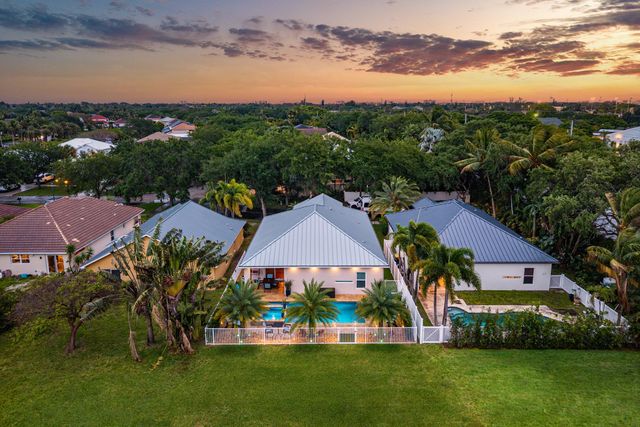 494 Enfield Court, Delray Beach, FL 33444