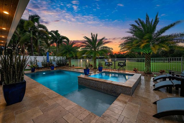 494 Enfield Court, Delray Beach, FL 33444