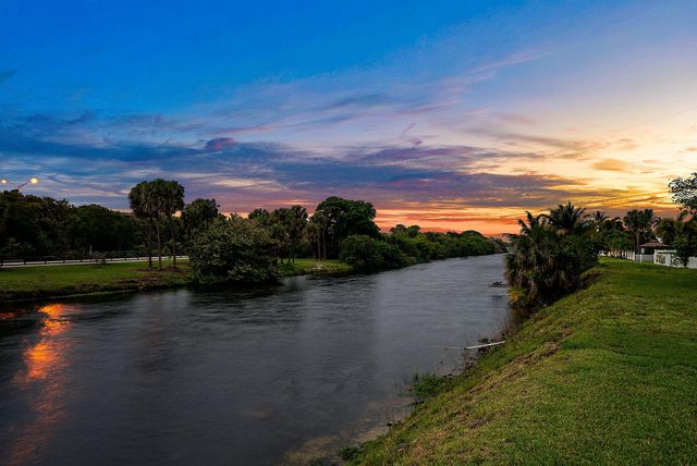 494 Enfield Court, Delray Beach, FL 33444