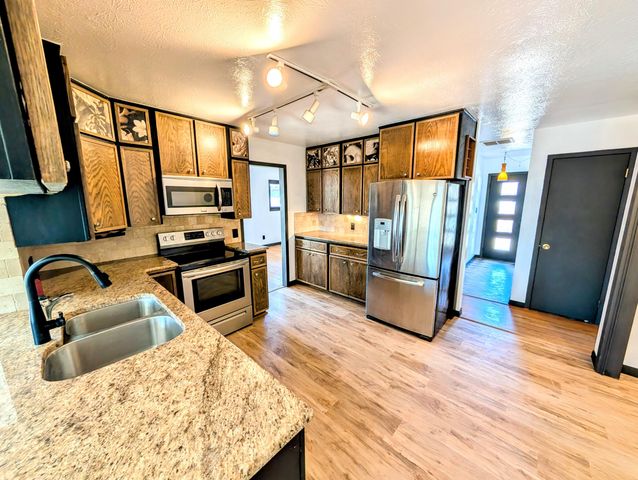 3246 E Berkeley Street, Springfield, MO 65804