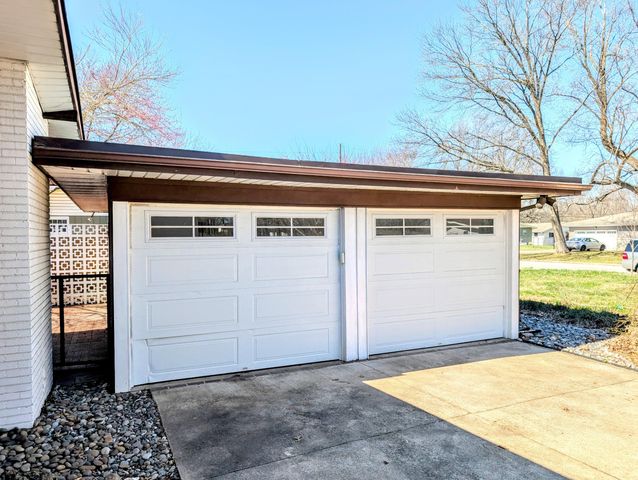 3246 E Berkeley Street, Springfield, MO 65804