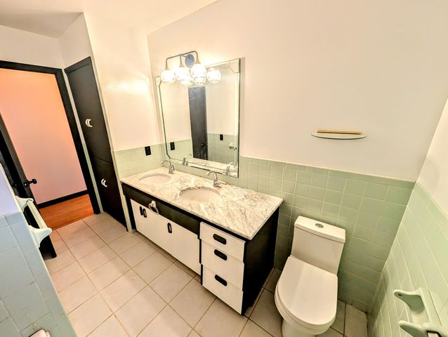 3246 E Berkeley Street, Springfield, MO 65804