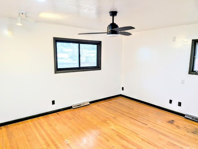 3246 E Berkeley Street, Springfield, MO 65804