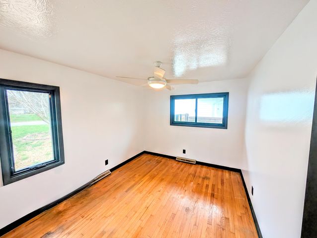 3246 E Berkeley Street, Springfield, MO 65804