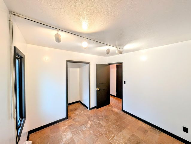 3246 E Berkeley Street, Springfield, MO 65804