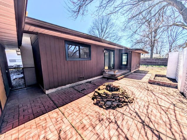3246 E Berkeley Street, Springfield, MO 65804