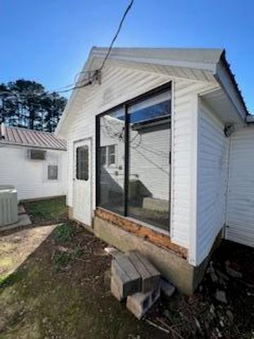 351 6th Street, Summersville, MO 65571