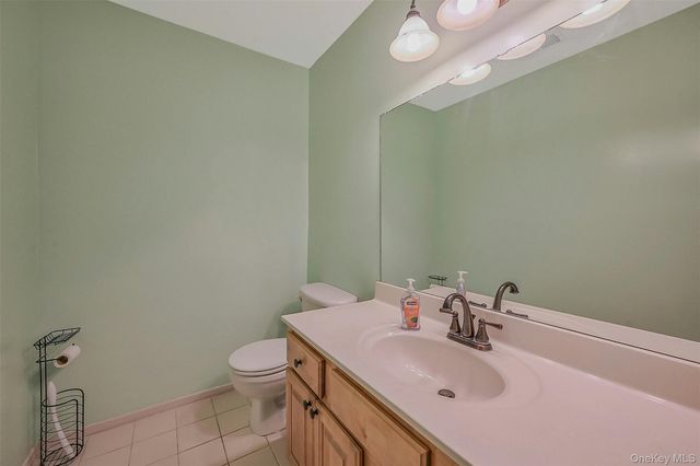 50 Strawberry Commons, Riverhead, NY 11901