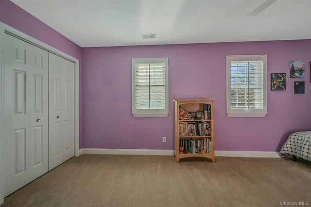 50 Strawberry Commons, Riverhead, NY 11901