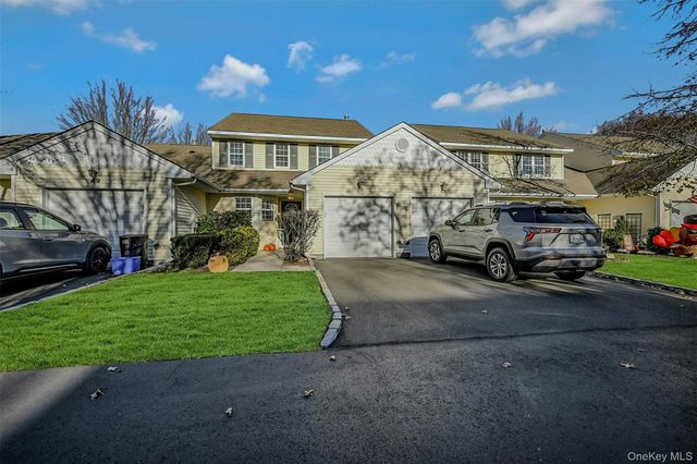 50 Strawberry Commons, Riverhead, NY 11901