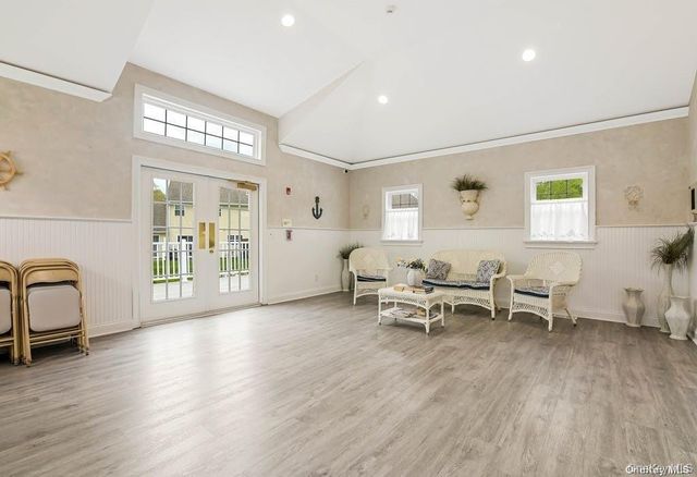 50 Strawberry Commons, Riverhead, NY 11901