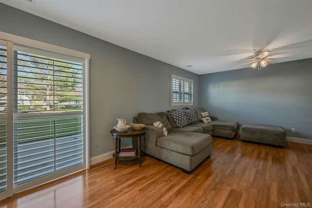 50 Strawberry Commons, Riverhead, NY 11901