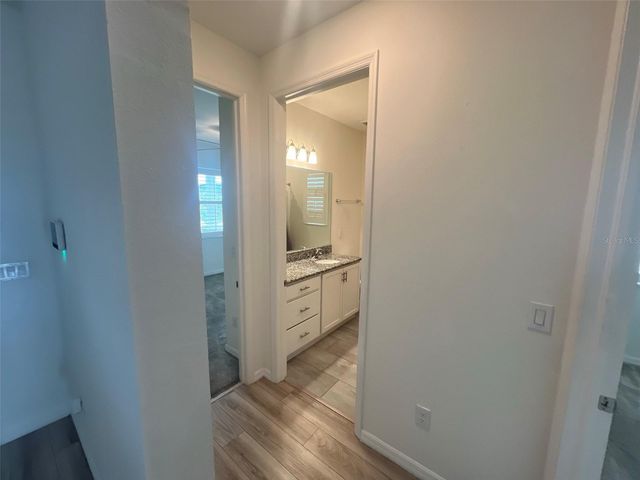3504 74TH AVENUE CIRCLE E, Sarasota, FL 34243