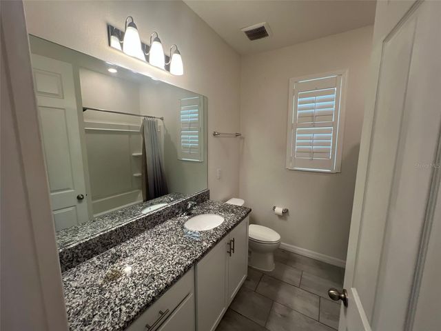 3504 74TH AVENUE CIRCLE E, Sarasota, FL 34243