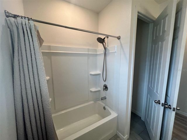 3504 74TH AVENUE CIRCLE E, Sarasota, FL 34243