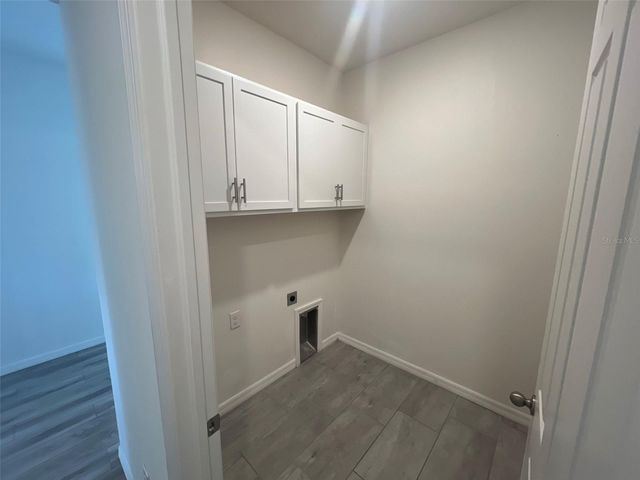 3504 74TH AVENUE CIRCLE E, Sarasota, FL 34243
