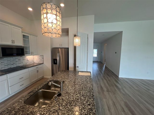 3504 74TH AVENUE CIRCLE E, Sarasota, FL 34243