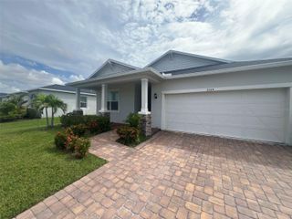 3504 74TH AVENUE CIRCLE E, Sarasota, FL 34243