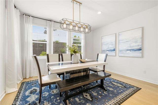 18135 Tableau Way, Saugus, CA 91350
