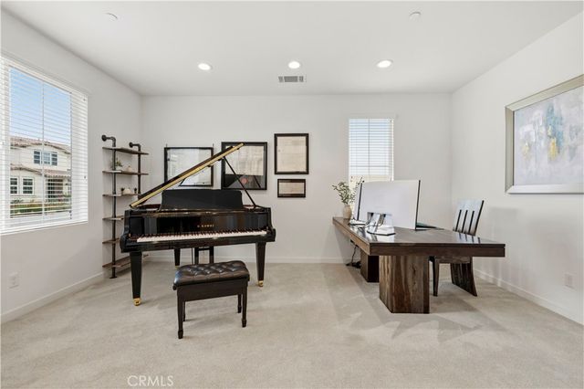 18135 Tableau Way, Saugus, CA 91350