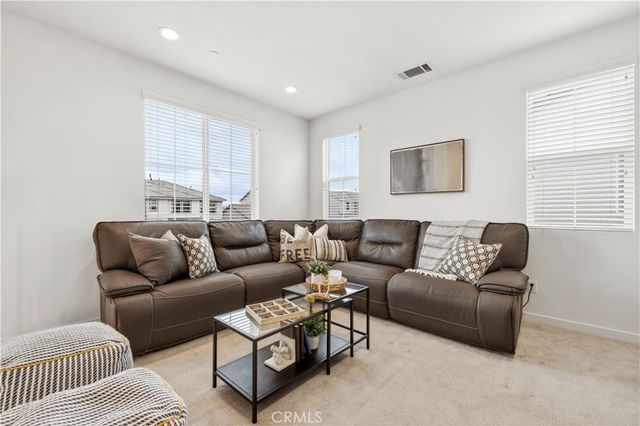 18135 Tableau Way, Saugus, CA 91350