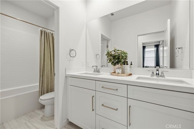 18135 Tableau Way, Saugus, CA 91350