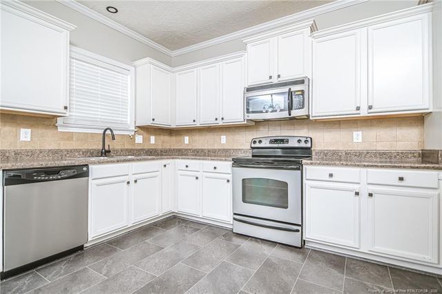 3921 Quarry Hollow Drive, Fayetteville, NC 28306