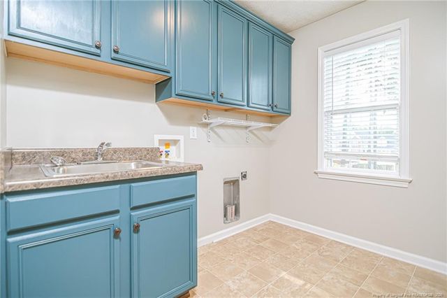 3921 Quarry Hollow Drive, Fayetteville, NC 28306