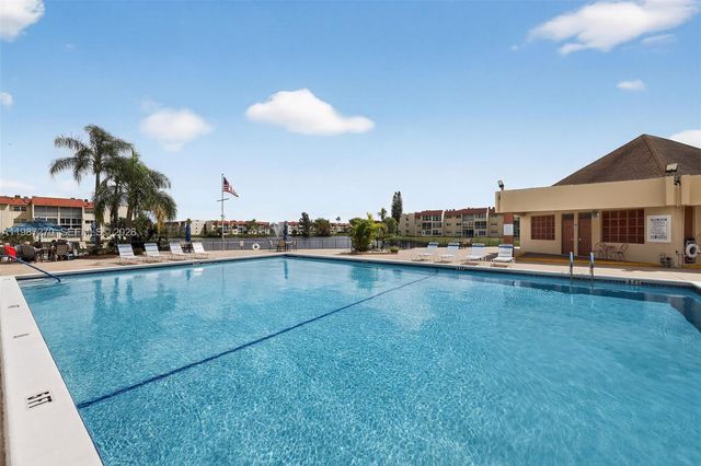 8051 N Sunrise Lakes Dr 307, Sunrise, FL 33322