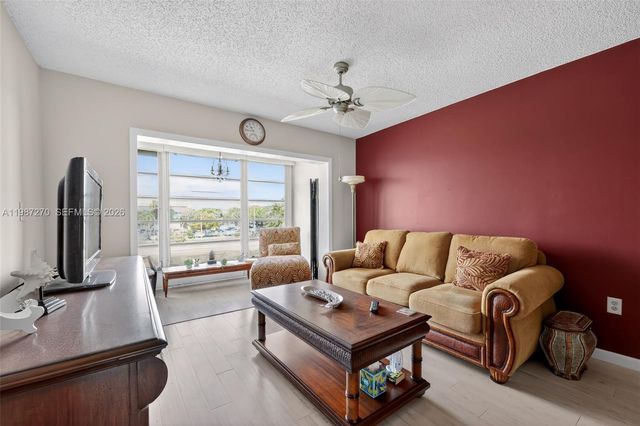 8051 N Sunrise Lakes Dr 307, Sunrise, FL 33322