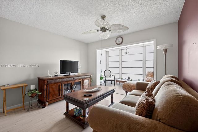 8051 N Sunrise Lakes Dr 307, Sunrise, FL 33322