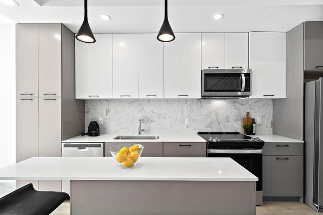 1406 Valentine A, Houston, TX 77019