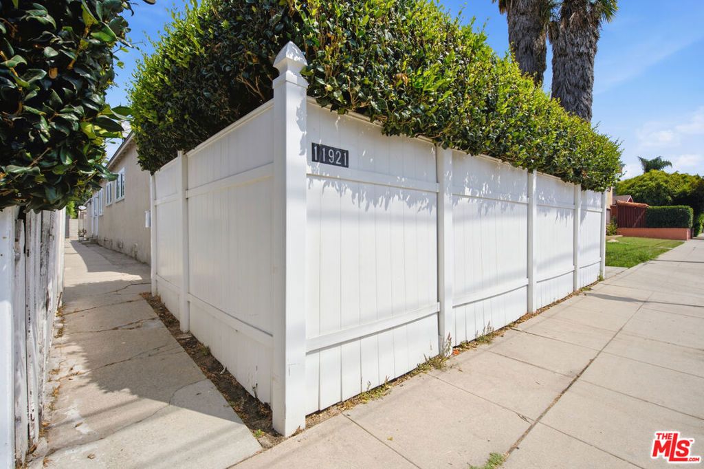 11921 Jefferson Boulevard, Los Angeles, CA 90230 — photo 3