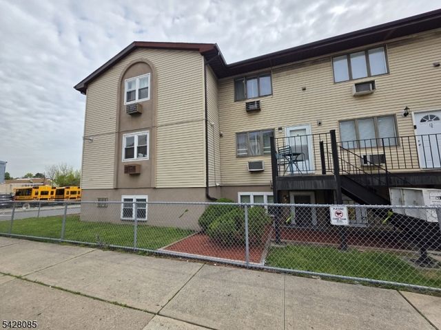 583 Main St 9, Paterson City, NJ 07503