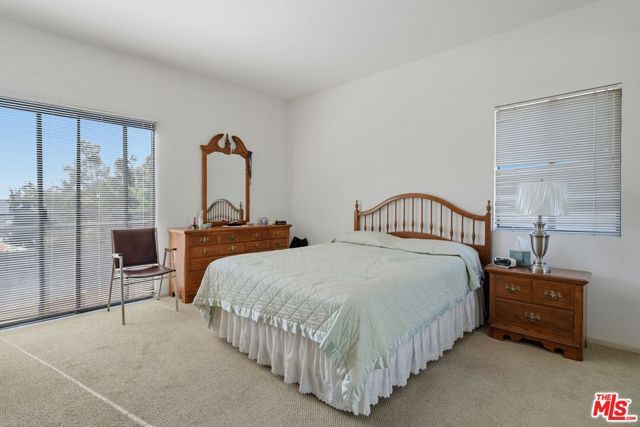 10866 Rose Avenue 203, Los Angeles, CA 90034