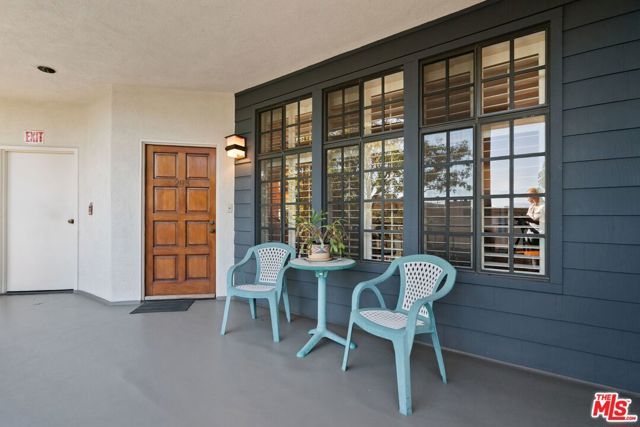 10866 Rose Avenue 203, Los Angeles, CA 90034